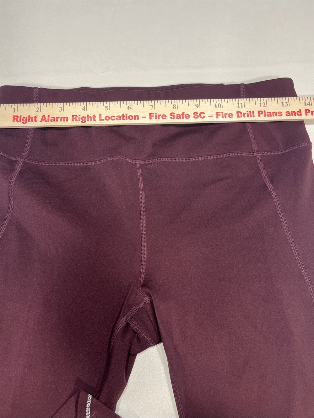 Athleta ST Burgundy 3/4 Capri Leggings Reflective Trim Zip Pocket Sz Small Tall - Picture 5 of 8